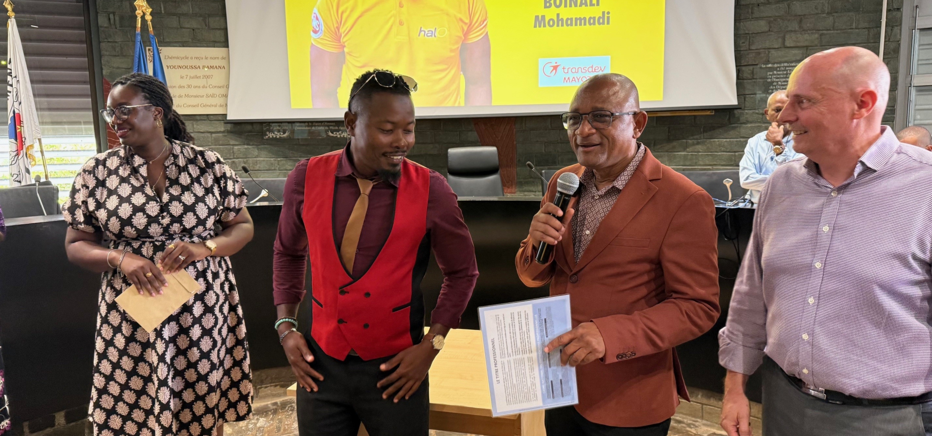Remise des titres professionnels AMIS aux agents de médiation