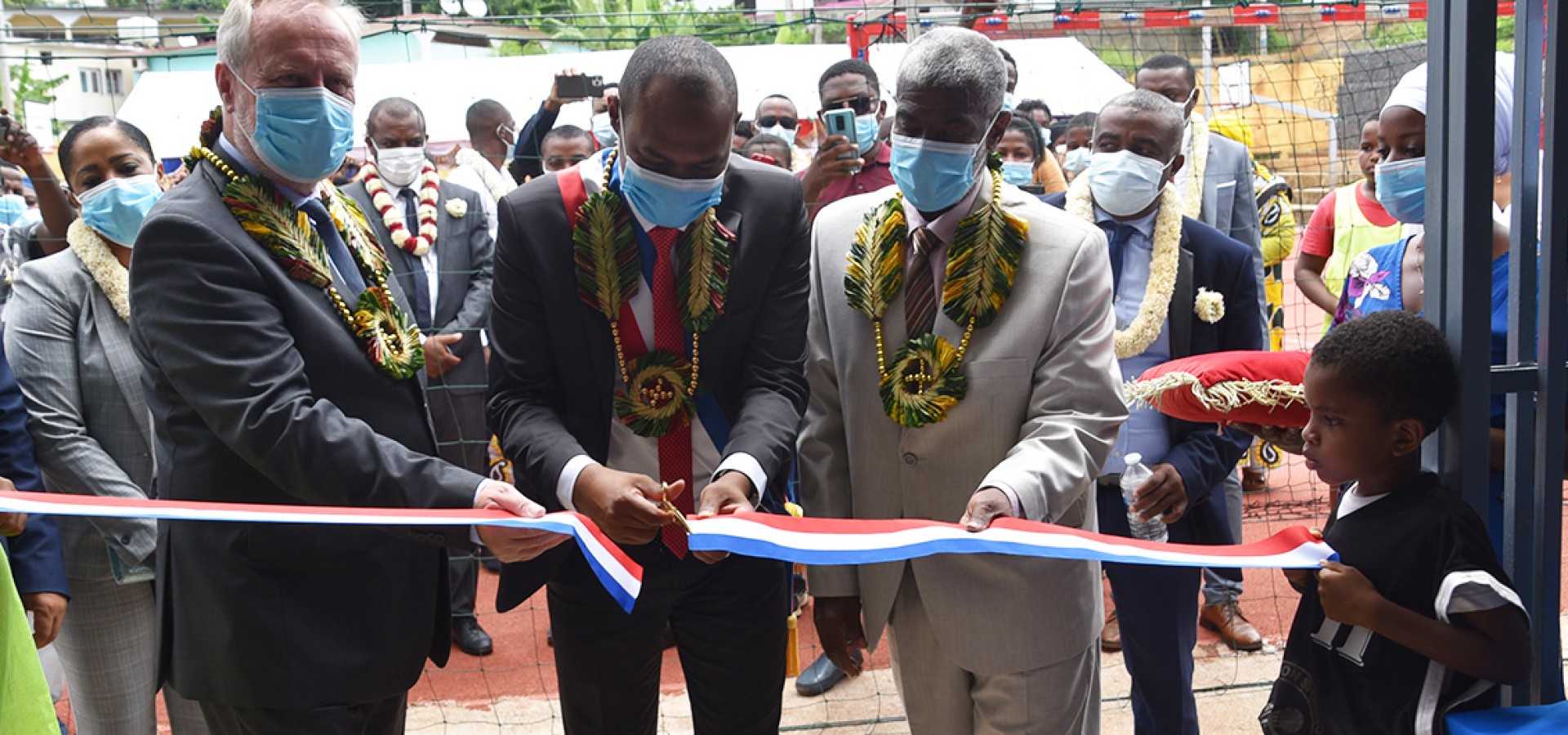 Inauguration des vestiaires de Sada