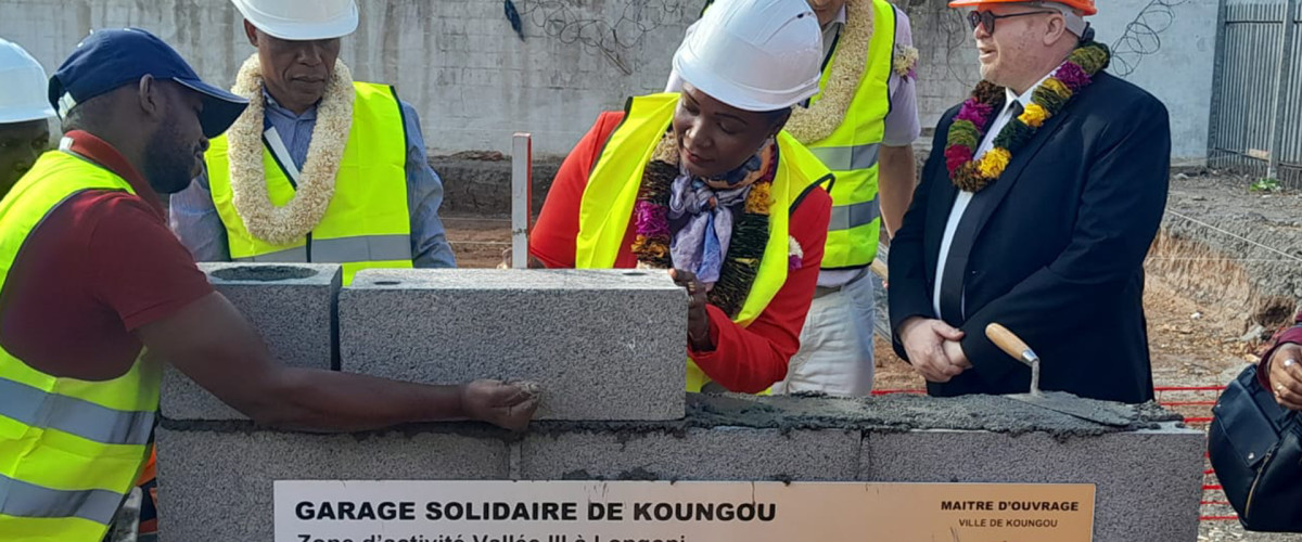 Pose de la première pierre du Garage Solidaire de Koungou