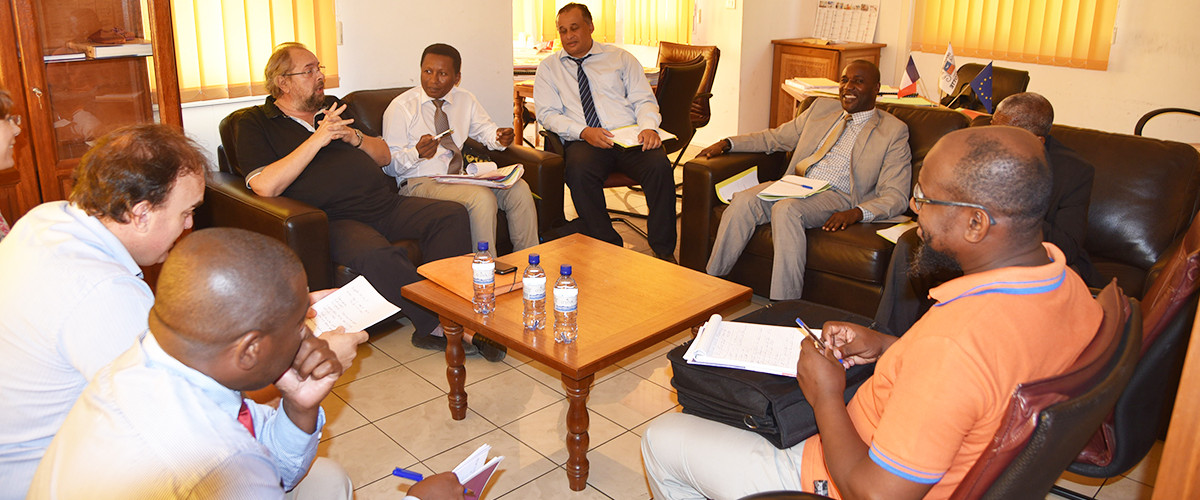 Le Président Soibahadine Ibrahim Ramadani rencontre les pharmaciens