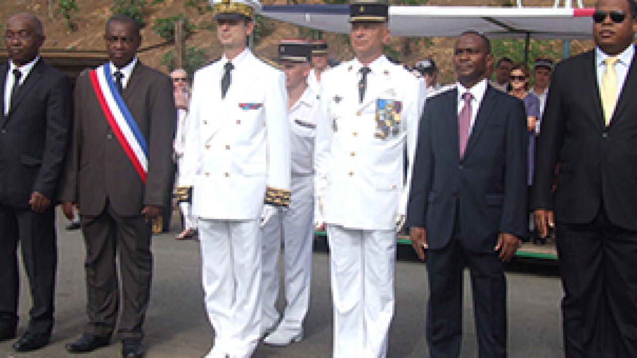 Le Président Daniel ZAÏDANI sur l’avenue Andriantsouli pour la célébration de la fête nationale