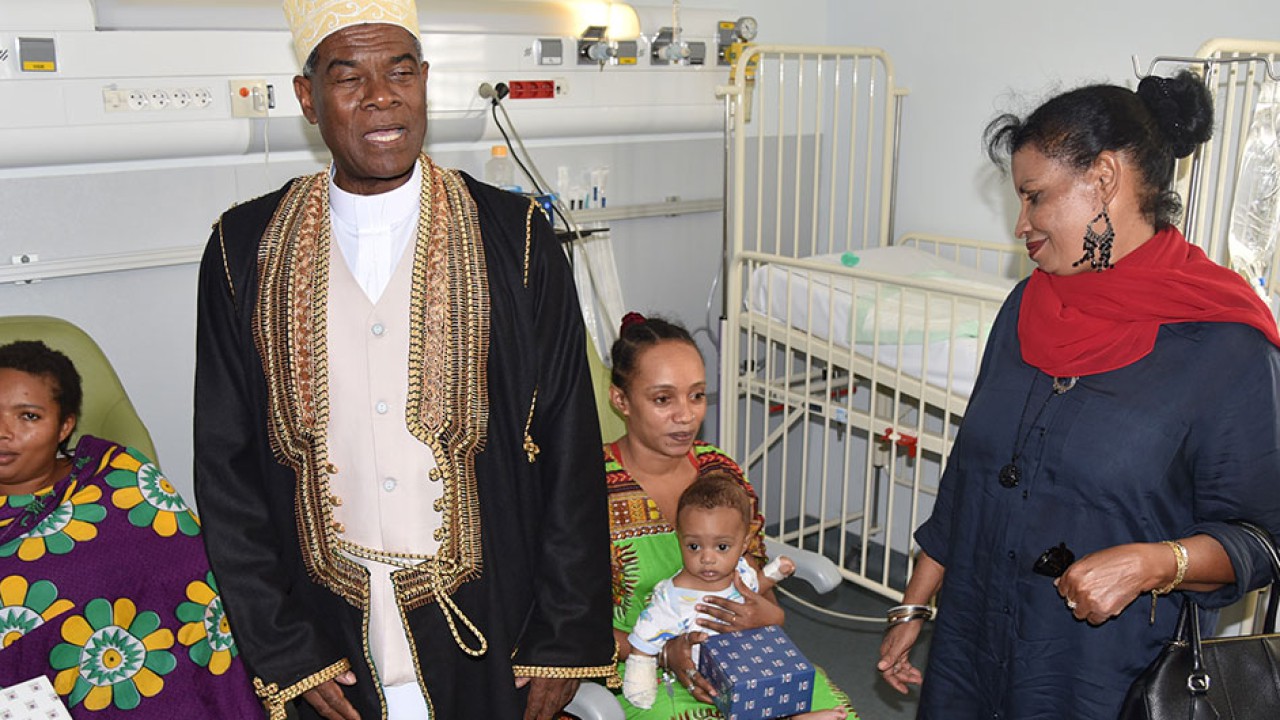 Ide el-fitr : visite au service pédiatrie du Centre Hospitalier de Mayotte (CHM)