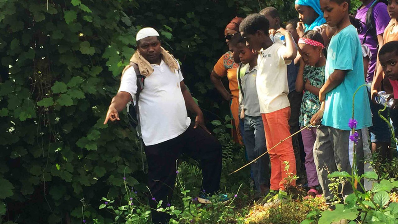 « L’eau est un enjeu vital pour Mayotte » : visite guidée de la retenue collinaire