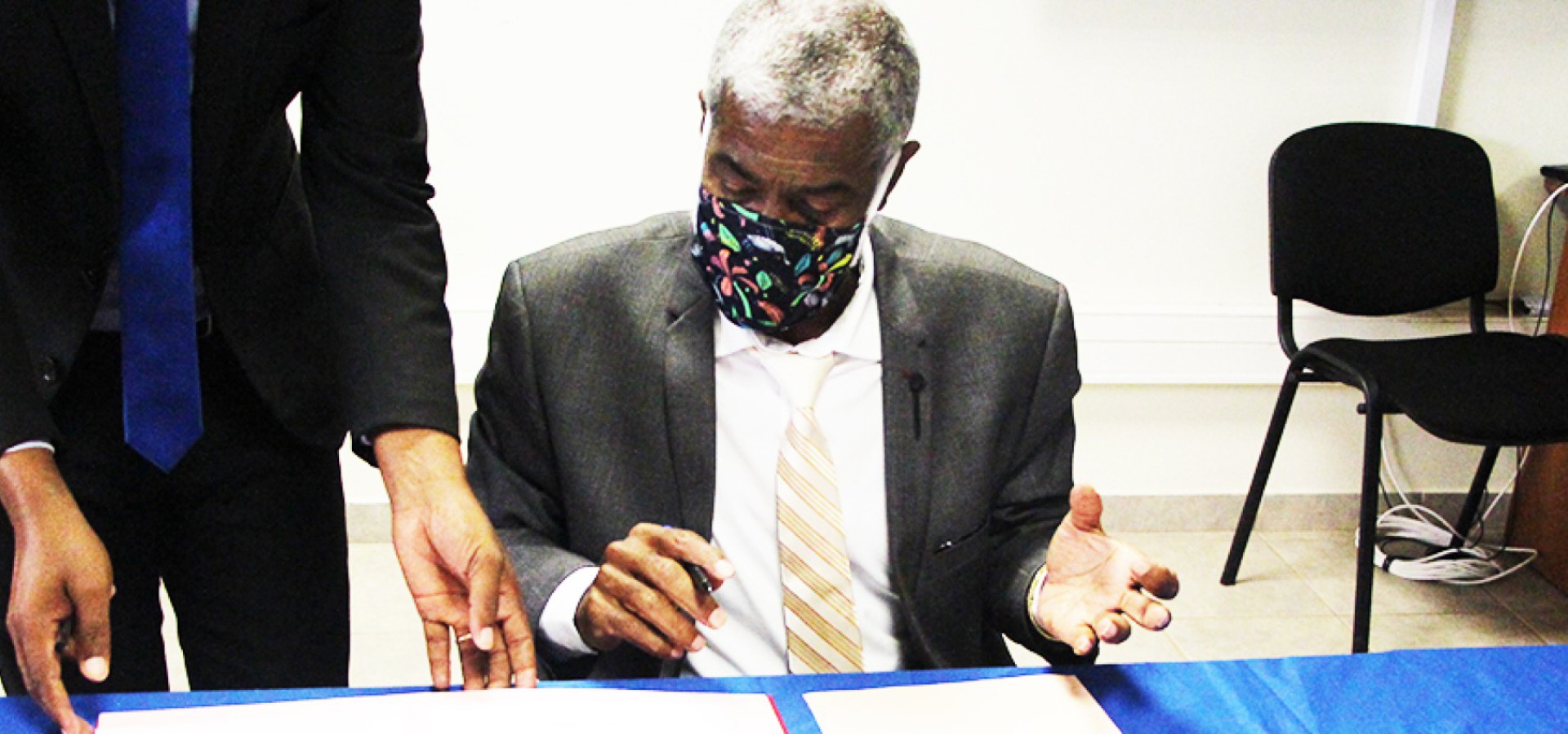 Signature pour des Groupes de Médiation Citoyenne à Combani