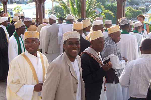 Visite aux enfants malades au CHM le jour de la ide-el-fitr 2013